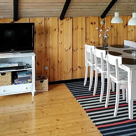 Hébergement de vacances Three-bedroom In 9