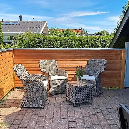 Holiday home Three-bedroom In 9