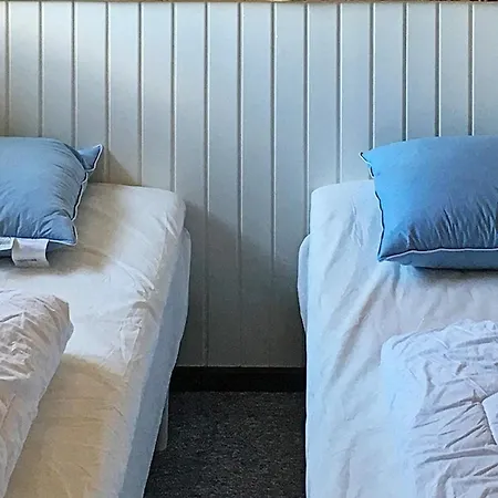 Holiday home Three-bedroom In 9