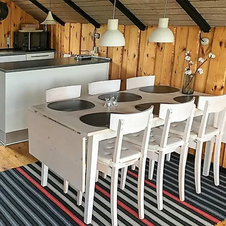 Three-bedroom In 9 *