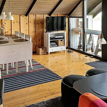 Three-bedroom In 9